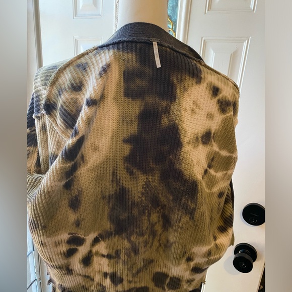 Young fabulous and broke, tie-dye, crop cardigan, size small - Picture 4 of 5